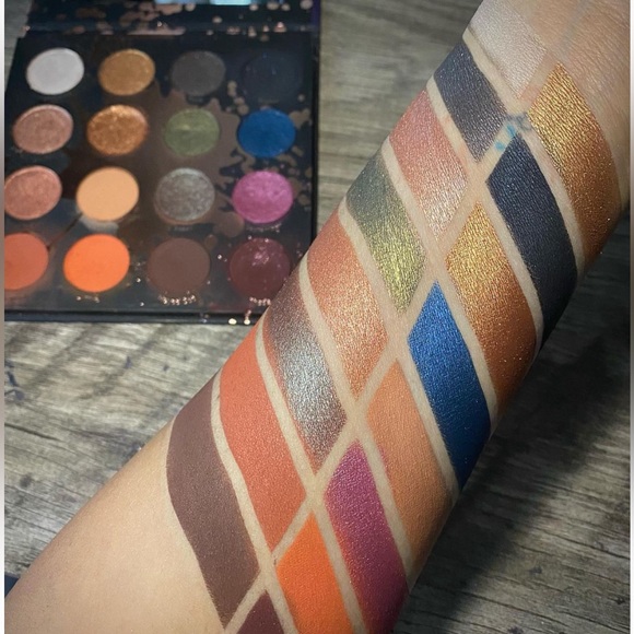 Shayla X Colourpop “Perception” Palette - Picture 2 of 7